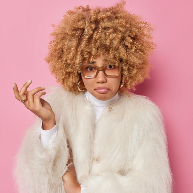 ¿Es mejor secar el cabello rizado al aire o con difusor? - Curly Stop